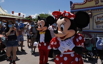Disneyland na Floridě se opět otevřel. Ve stejný den přibyl v americkém státě rekordní počet nakažených