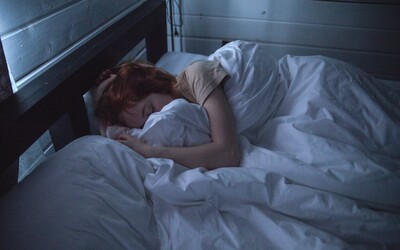 Dlhý a hlboký alebo krátky a ľahký spánok? Odborníci objasnili, počas ktorého sa telo dokáže najviac zregenerovať
