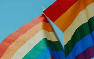 Dnes je Mezinárodní den transgender viditelnosti. V Česku čelí trans lidé lhostejnosti, diskriminaci i politickému nezájmu