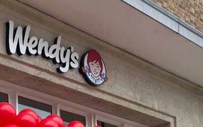 Do Česka prichádza nový fastfood. Zákazníci budú môcť ochutnať ikonický hranatý burger