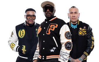 Do Prahy přijela devadesátková pouť. Přivezli ji Black Eyed Peas (Reportáž)