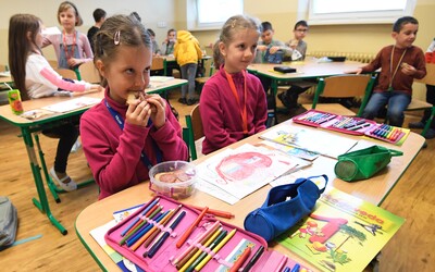 Do škol v Česku nastoupilo až 60 tisíc dětí z Ukrajiny