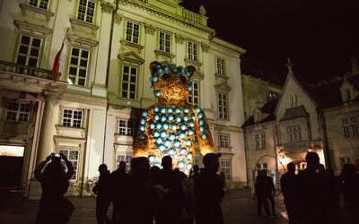 Do slovenských miest opäť prichádza festival Biela Noc. Témou tohto roka rezonuje útok na slobodnú kultúru