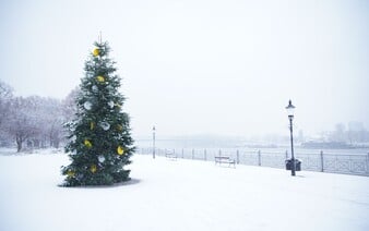 Dočkáš se letos bílých Vánoc? Víme, na jakých místech má zasněžit