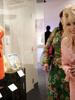 Dolly Parton má zdravotné problémy. Jej sestra prosí fanúšikov, aby na ňu mysleli a modlili sa
