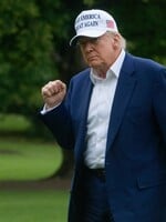 Donald Trump kritizuje Putina: Zahrává si s ohněm, USA možná zpřísní sankce