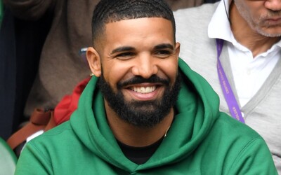 Drake obhajuje několikaminutové lety soukromým tryskáčem tím, že v něm nikdo necestoval
