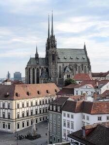 Drama v brněnském kostele. Žena požádala nevhodně se chovajícího muže, aby odešel, ten ji poplival