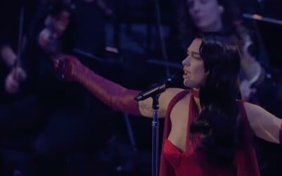 Dua Lipa vydá svoj prvý live album. Jej najväčšie hity si vypočuješ v sprievode symfonického orchestra