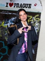 Dua Lipa zveřejnila fotografie z Prahy. Ewě Farné věnovala emotivní vzkaz
