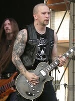 Dvaja satanisti popravili homosexuála: Našli u nich ľudskú lebku aj krv vo fľaškách, jeden z nich bol slávny metalista