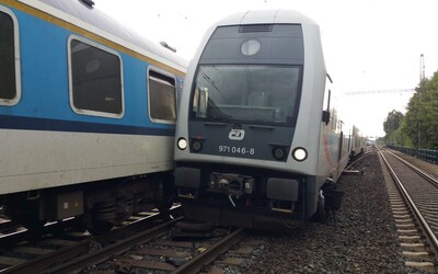 Dvojnásobná vlaková nehoda v Praze: Nejprve se vlak střetl s osobou, ve stejném místě se poté srazil rychlík s osobákem