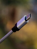 EU chce sjednotit nabíječky pro mobily. Výrobci by používali jen USB-C