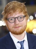 Ed Sheeran minul cez 4 milióny eur, aby odkúpil domy všetkých svojich susedov. Sťažovali sa na spevákove stavebné plány