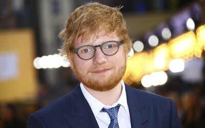Ed Sheeran utratil přes 100 milionů korun, aby odkoupil domy všech svých sousedů. Stěžovali si na jeho stavební plány