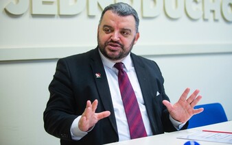 Eduard Chmelár končí ako poradca predsedu vlády Roberta Fica. Z pozície ho odvolal premiér