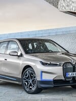 Elektromobil iX s dojazom vyše 600 km sa stáva novou technologickou vlajkovou loďou BMW