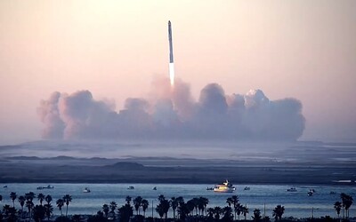 Elon Musk dnes nemá svoj deň: Raketa Starship po štarte vybuchla