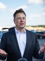 Elon Musk pozastavuje kúpu Twitteru pre fejkové účty. Akcie firmy už klesli o viac ako 13 percent