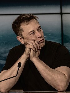 Elon Musk tvrdí, že je mimozemšťan: „Nikto mi to neverí.“ Vraj ak bude môcť poskytnúť dôkazy, zverejní ich na Twitteri