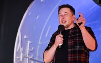 Elon Musk už není nejbohatším člověkem na světě. Nahradil ho Francouz Bernard Arnault