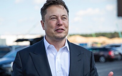 Elon Musk vyrobí vlastní chytrý telefon, pokud Twitter nebude dostupný na iPhone. V jakém případě Apple aplikaci vymaže?