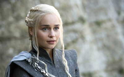 Emilia Clarke během natáčení Game of Thrones absolvovala dvě životu nebezpečné operace mozku