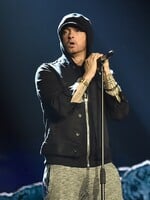 Eminem si našiel lásku. Pár má tvoriť so svojou dlhoročnou stylistkou, navyše čaká nový prírastok do rodiny