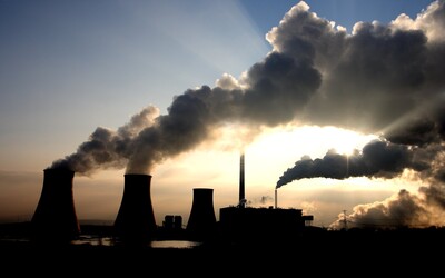 Energetické spoločnosti s fosílnymi palivami žalujú vlády po celom svete o 15 miliárd eur. Klimatická politika ohrozuje ich zisky