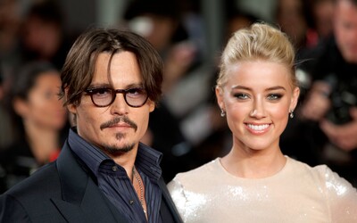 Esemesky Johnnyho Deppa o Amber Heard adresované jeho lekárovi sa čítali pred porotou na súde. „Nemôžem takto ďalej žiť,“ písal