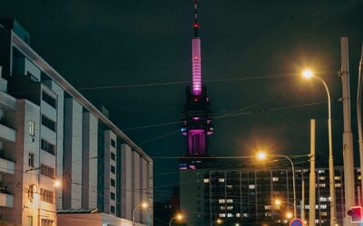 Estée Lauder sjednocuje ženy v boji proti rakovině prsu. Letošní kampaň nese název „Společně statečnější“