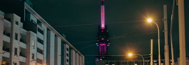 Estée Lauder sjednocuje ženy v boji proti rakovině prsu. Letošní kampaň nese název „Společně statečnější“