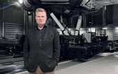 Europoslance Turka předvolá policie. Kvůli rychlé jízdě na dálnici může přijít o řidičák