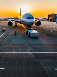 Európska letecká spoločnosť zvýši ceny leteniek, musí zaviesť nový poplatok. Dôvodom sú evironmentálne predpisy