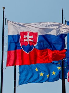 Európska únia kritizuje Slovensko a ďalších 6 krajín. Hrozí miliardovými pokutami