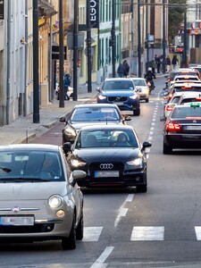 Európska únia zavádza nové pravidlá. Novoregistrované autá budú čoskoro musieť obsahovať čiernu skrinku 