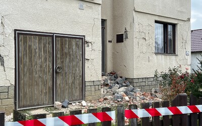 Experti na dvoch miestach na Slovensku zaznamenali dva dotrasy po zemetrasení. Hlásenia škôd stále pribúdajú