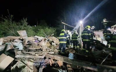 Explozi rodinného domu v Suchohrdlech nepřežil jeden člověk 