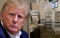 Exprezident USA Donald Trump čelí obvineniam z 37 trestných činov. Utajované dokumenty skladoval v kúpeľni