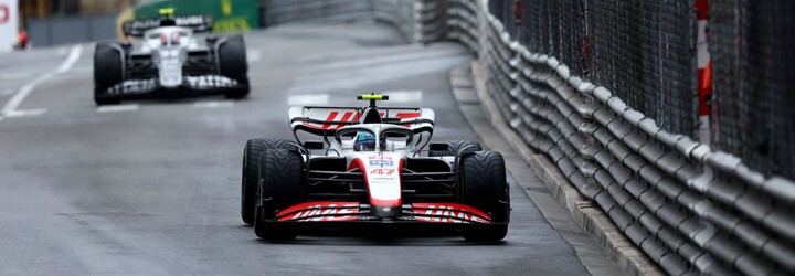 F1 MonacoGP: Mick Schumacher prežil hrozivú nehodu, vozidlo sa po náraze rozlomilo na dve polovice