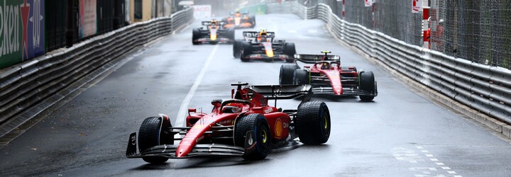 F1: Prekliatie Leclerca pokračuje. Dramatickú Veľkú cenu Monaka vyhral Pérez, Ferrari zahodilo double počas chaosu v boxoch