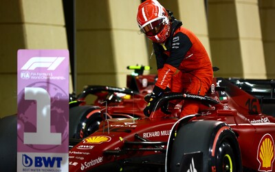 F1: Prvá kvalifikácia plná prekvapení. Leclerc s pole position, Verstappen druhý, Mercedes stráca. Hviezdou soboty Magnussen