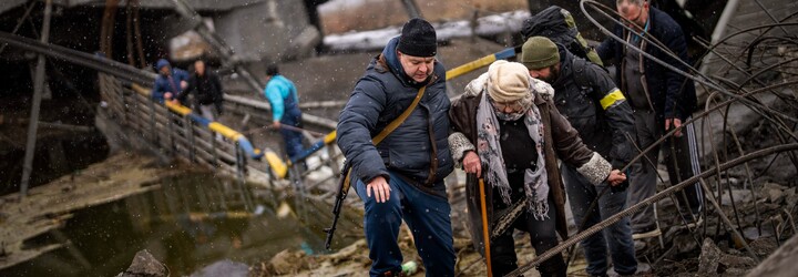 FOTO: 20 záběrů z války na Ukrajině ukazuje utrpení a humanitární krizi způsobenou ruskou agresí