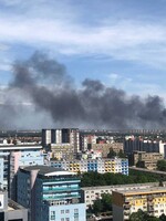 FOTO A VIDEO: V Bratislave vypukol obrovský požiar, v plameňoch je celá budova