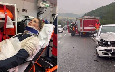 FOTO: Česká speváčka mala autonehodu, takmer prišla o život. Fanúšikom poslala odkaz zo sanitky