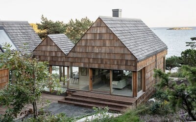 FOTO: Dom na nórskom pobreží je plný dizajnového nábytku. Inšpiruj sa interiérom, v ktorom môžeš vidieť kreslo za 19 352 eur