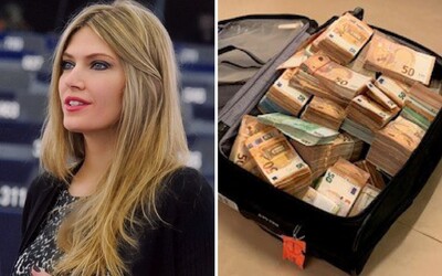 FOTO: Korupcia v európskom parlamente odhalila kufre plné peňazí. Polícia sa úlovkom pochválila na Twitteri