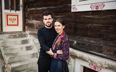 FOTO: Manželia Samo a Linda kúpili starý dom za 30 000 eur a prerobili ho na tradičnú slovenskú drevenicu