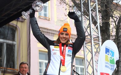 FOTO: Petra Vlhová oslávila zlato pred davom fanúšikov v Liptovskom Mikuláši. „Drela som celý rok aj pre tieto momenty,“ vyhlásila