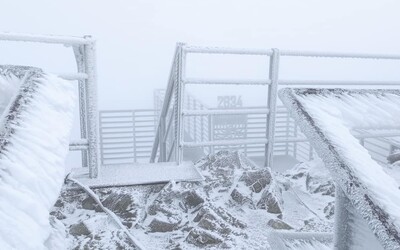 FOTO: Uprostred leta zasiahla Slovensko tuhá zima. Tatry zasypala snehová pokrývka, takto to na horách vyzerá